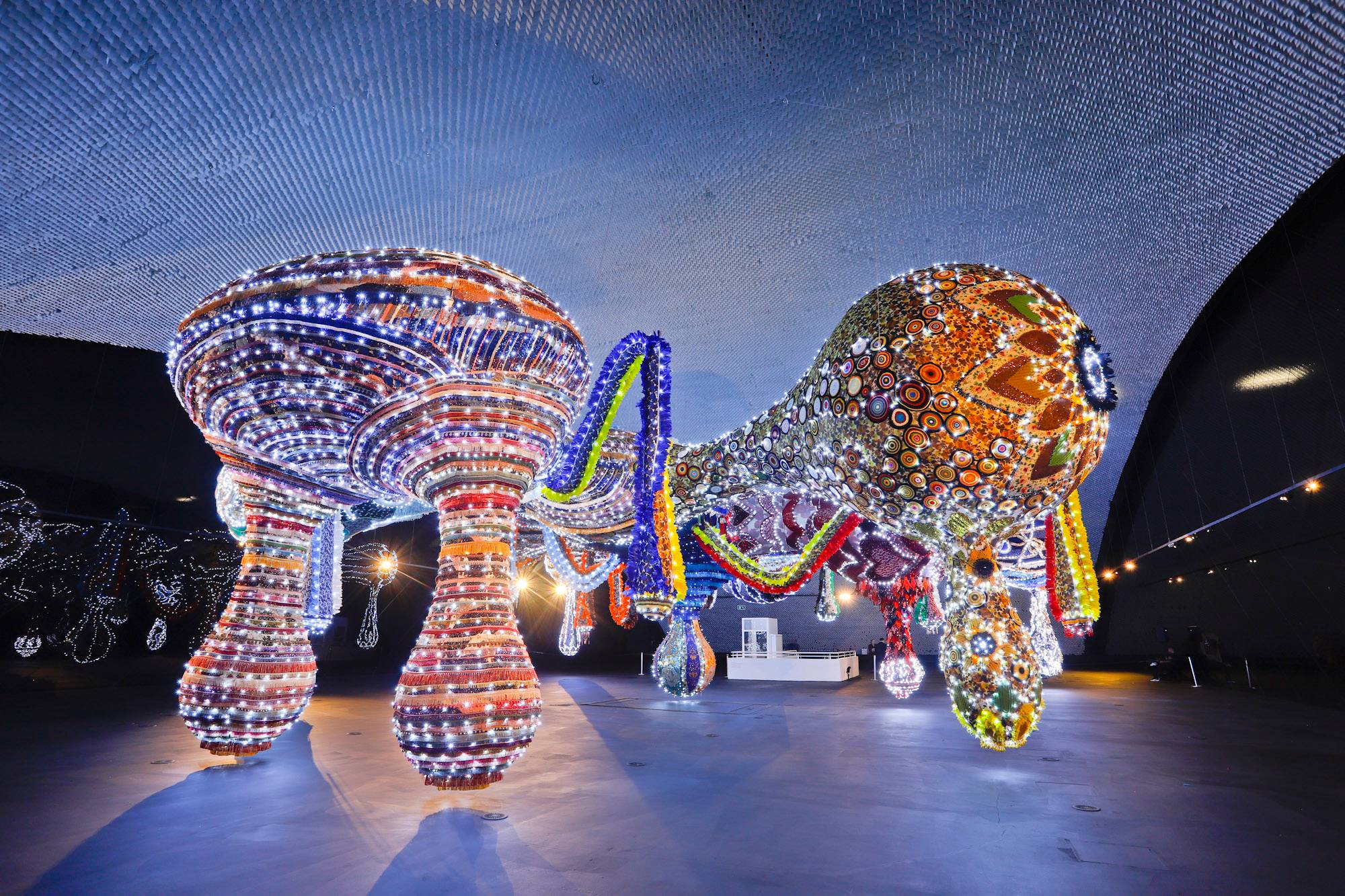 Joana Vasconcelos em exposição no Museu Oscar Niemeyer