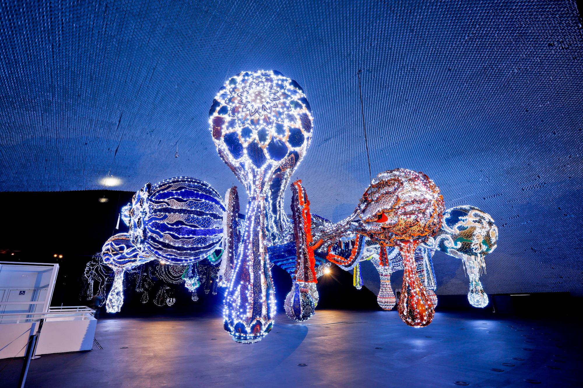 Joana Vasconcelos em exposição no Museu Oscar Niemeyer