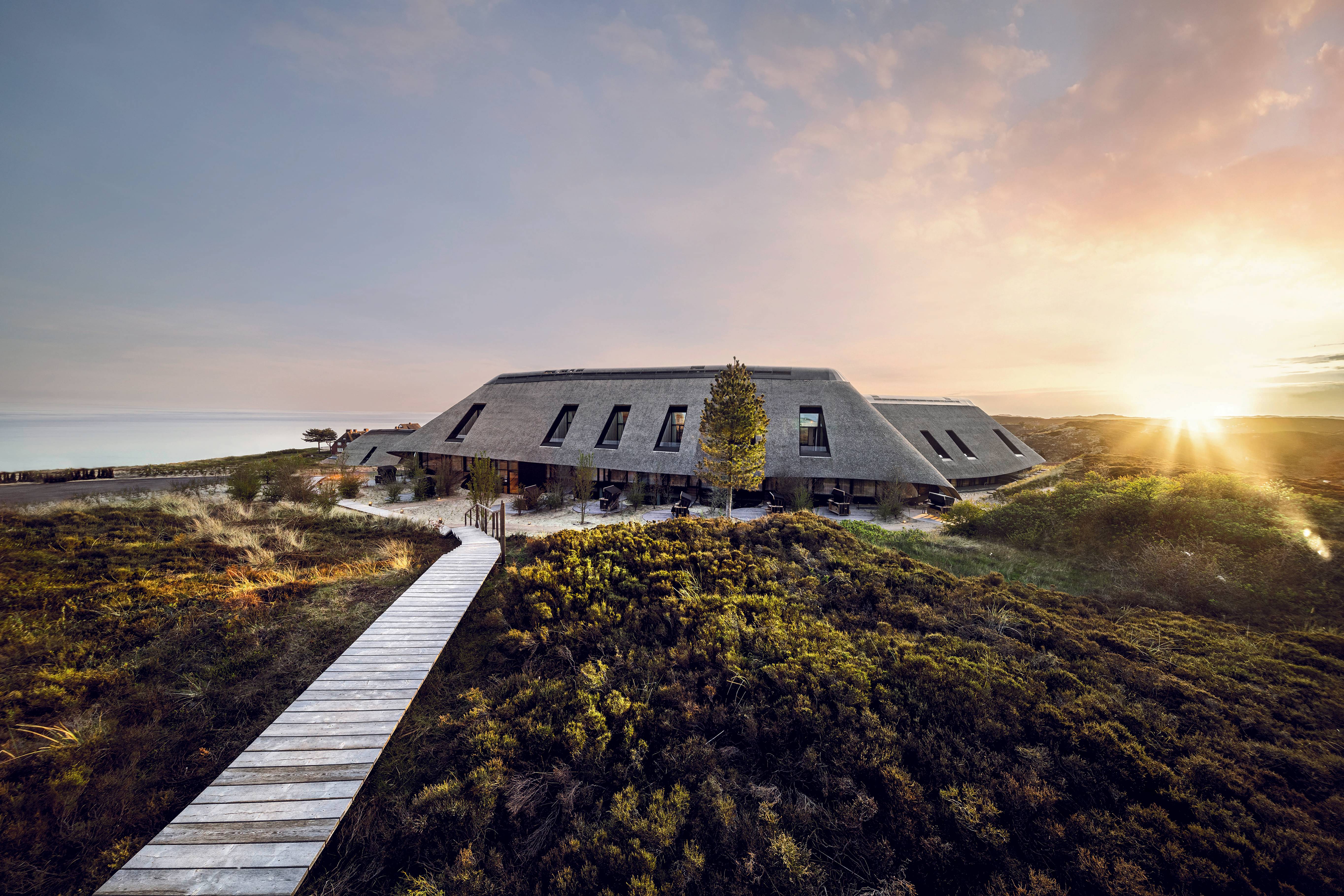 O brasileiro já resgatou 93% do interesse por viagens com o fim da pandemia, de acordo com o Google. O novo viajante agora olha para os destinos de wellness, como o LANSERHOF SYLT, na Alemanha.