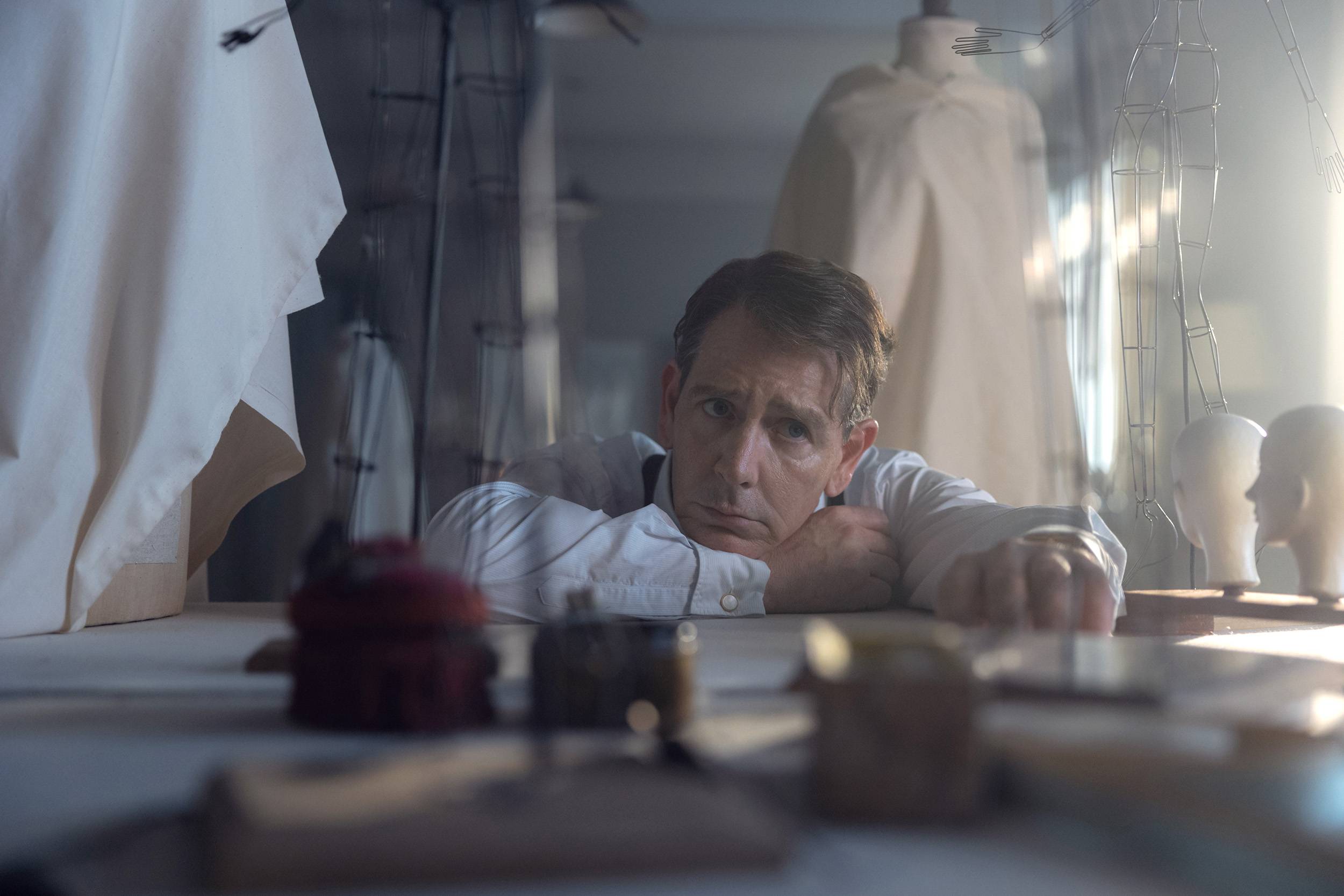 Ben Mendelsohn em The New Look (temporada 1, episódio 4)