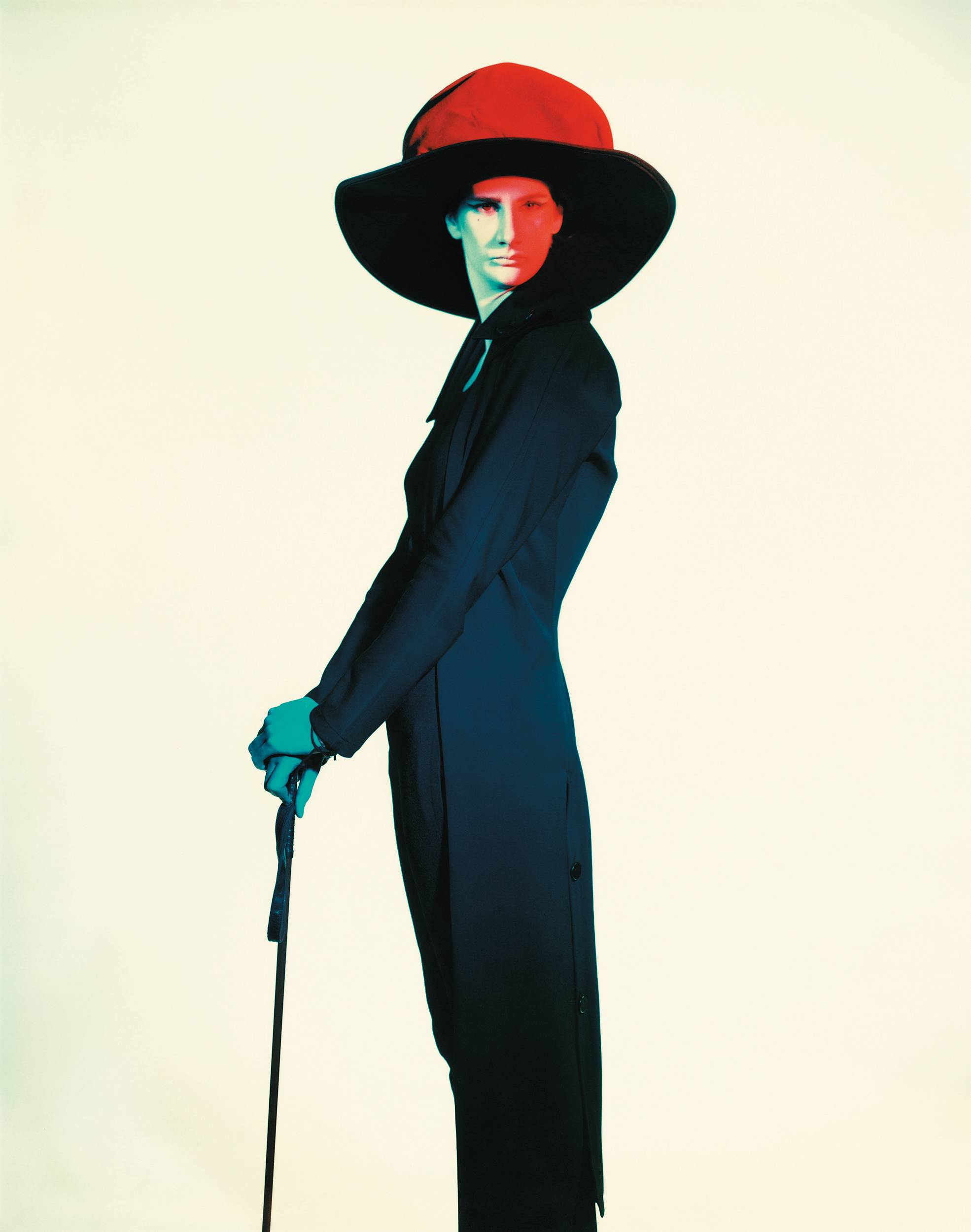 Sasha Robertson, Yohji Yamamoto A/W 1985-1986, Paris, 1985. Impressão pigmentada em papel baritado. © Paolo Roversi