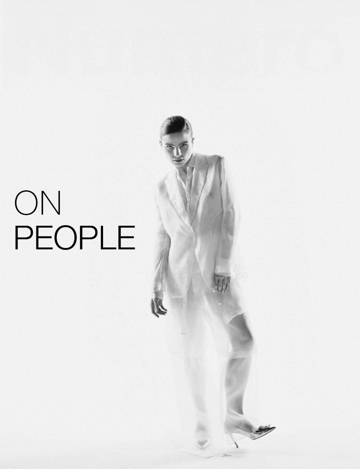 Explore a primeira capa da Numéro Brasil ON PEOPLE, com Giulia Be.