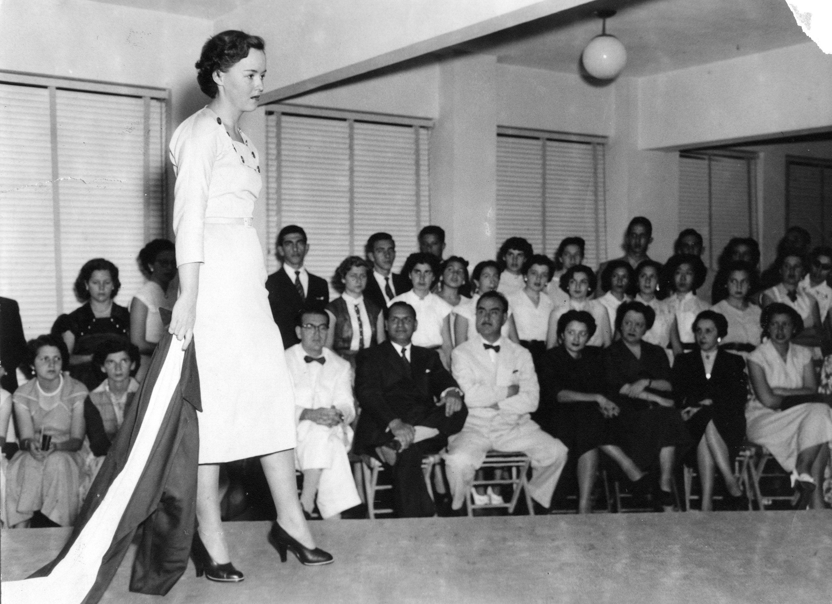  FASHION CURATED: sobre o MASP & a Moda