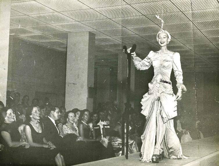 Hoje no acervo do museu, “Costume do ano 2045”, 1949-50, Salvador Dalí (Eduardo Ortega/MASP/Divulgação)