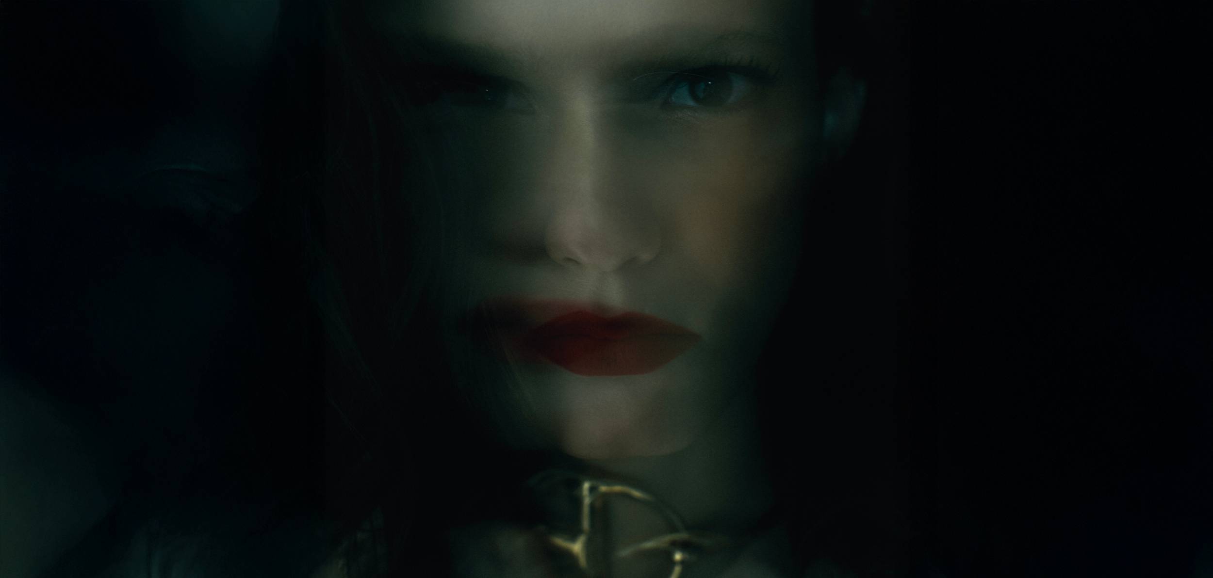 NUMÉRO BRASIL 10: VESTIR